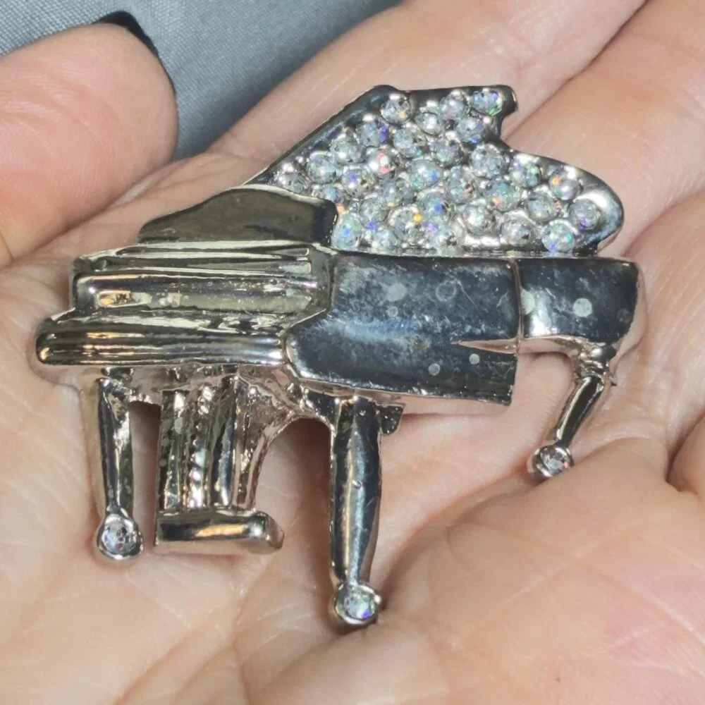 Vintage Piano Brooch Rhinestone Grand Piano Music Pin Silver Tone 2”